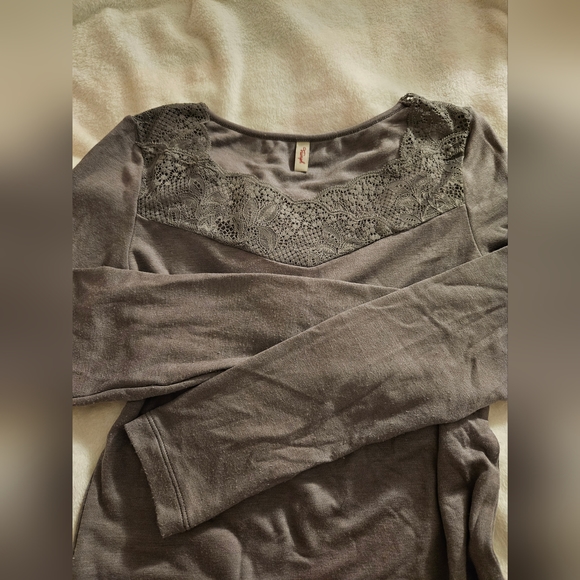 Triumph-Coffee Yarn Warm Series V-neck Top/Morning Gray - Picture 8 of 13